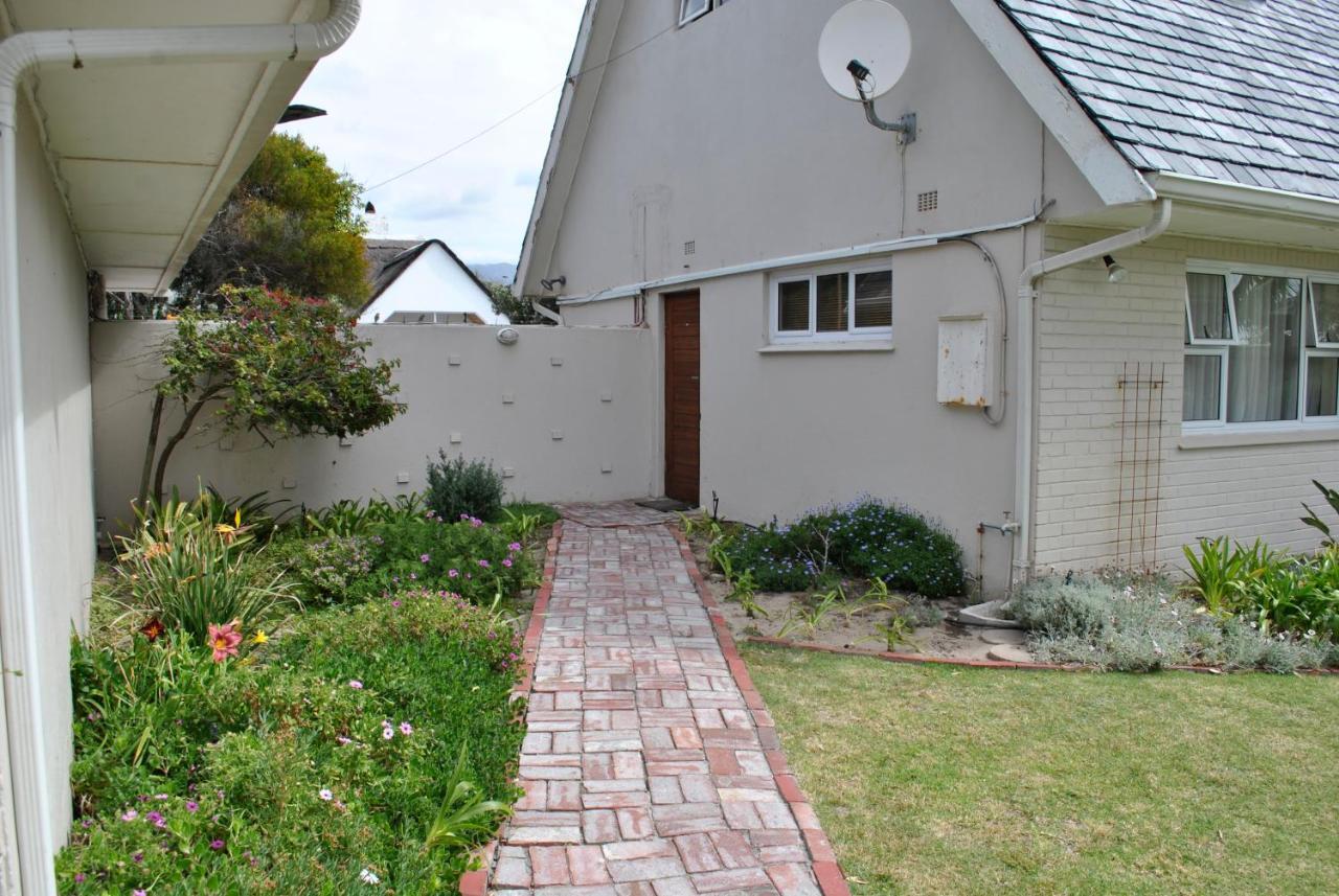Cotswold House 2* Cape Town